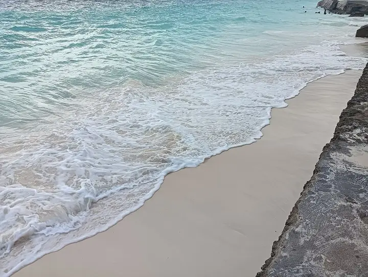 Safari, beach and slow finish