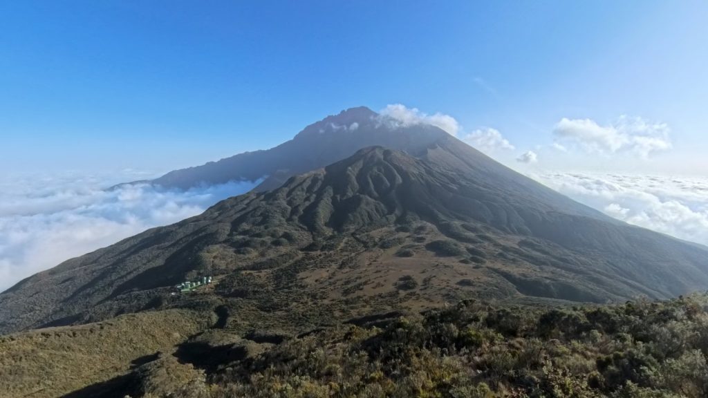 4 Day Mount Meru Trek
